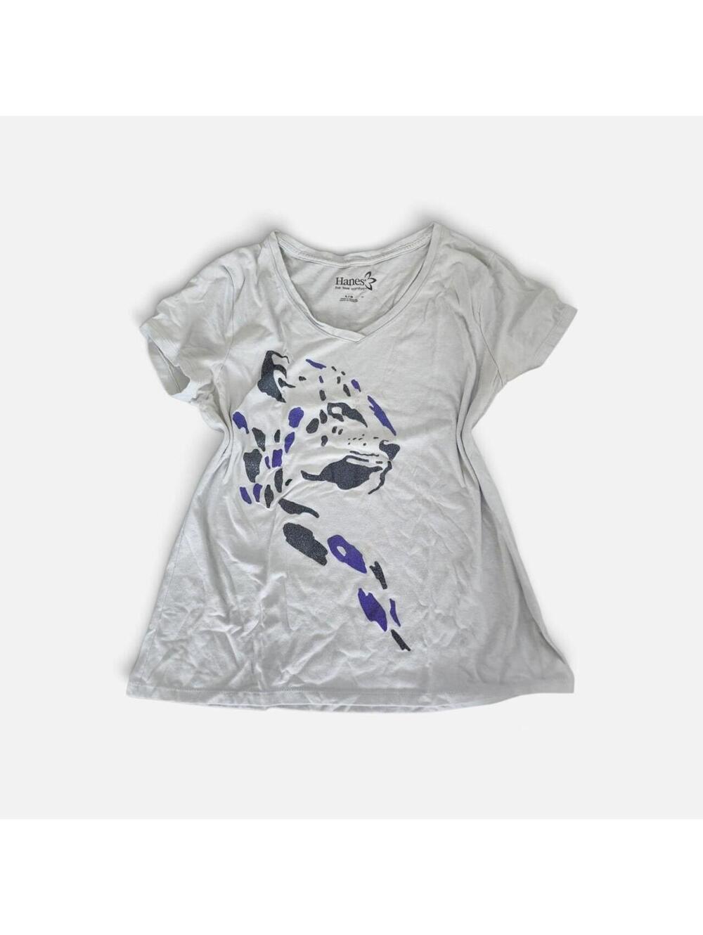White Hanes baby tee with blue & black leopard graphic #babytee #leopard